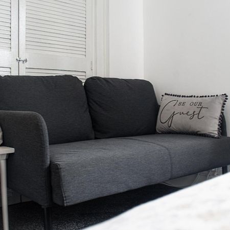 Luton Lodge - Newly Renovated Ideal For Short Stay, Close To Airport Train Station, Free Parking Off Street , Luxury Comfort In Low Price Extérieur photo